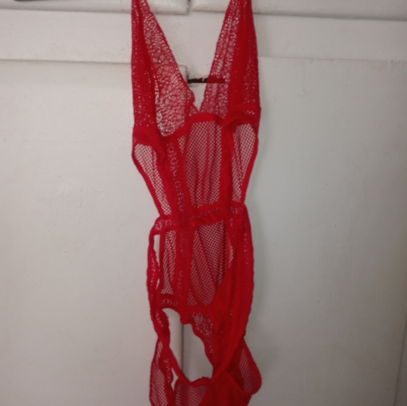 Beautiful Lace & Fish net VS lingerie - Picture 3 of 7